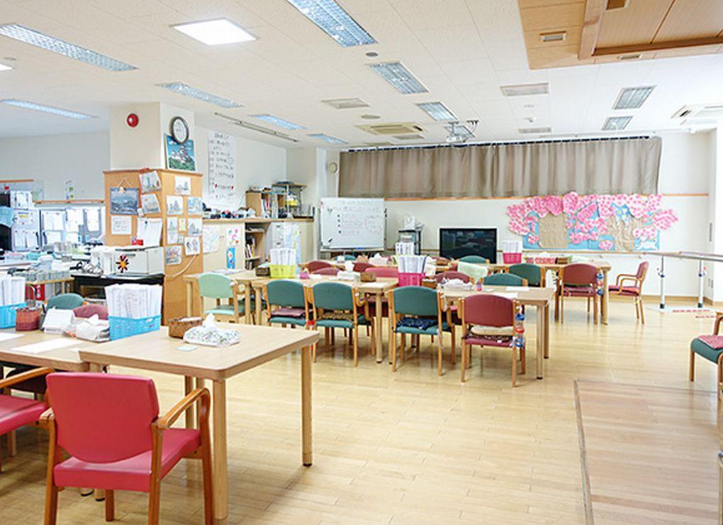 ウエルシアパートナーズ株式会社|さわやかデイサービスかもめ