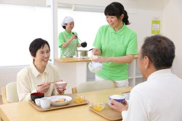 デイサービスふるさと 瀬谷 24時間電話応募受付中 の介護スタッフ求人情報 正社員 神奈川県横浜市瀬谷区 介護の求人や転職は介護求人ナビ