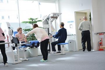 株式会社mik　japan|【半日型のリハビリデイサービス】ミック健康の森　瓢箪山