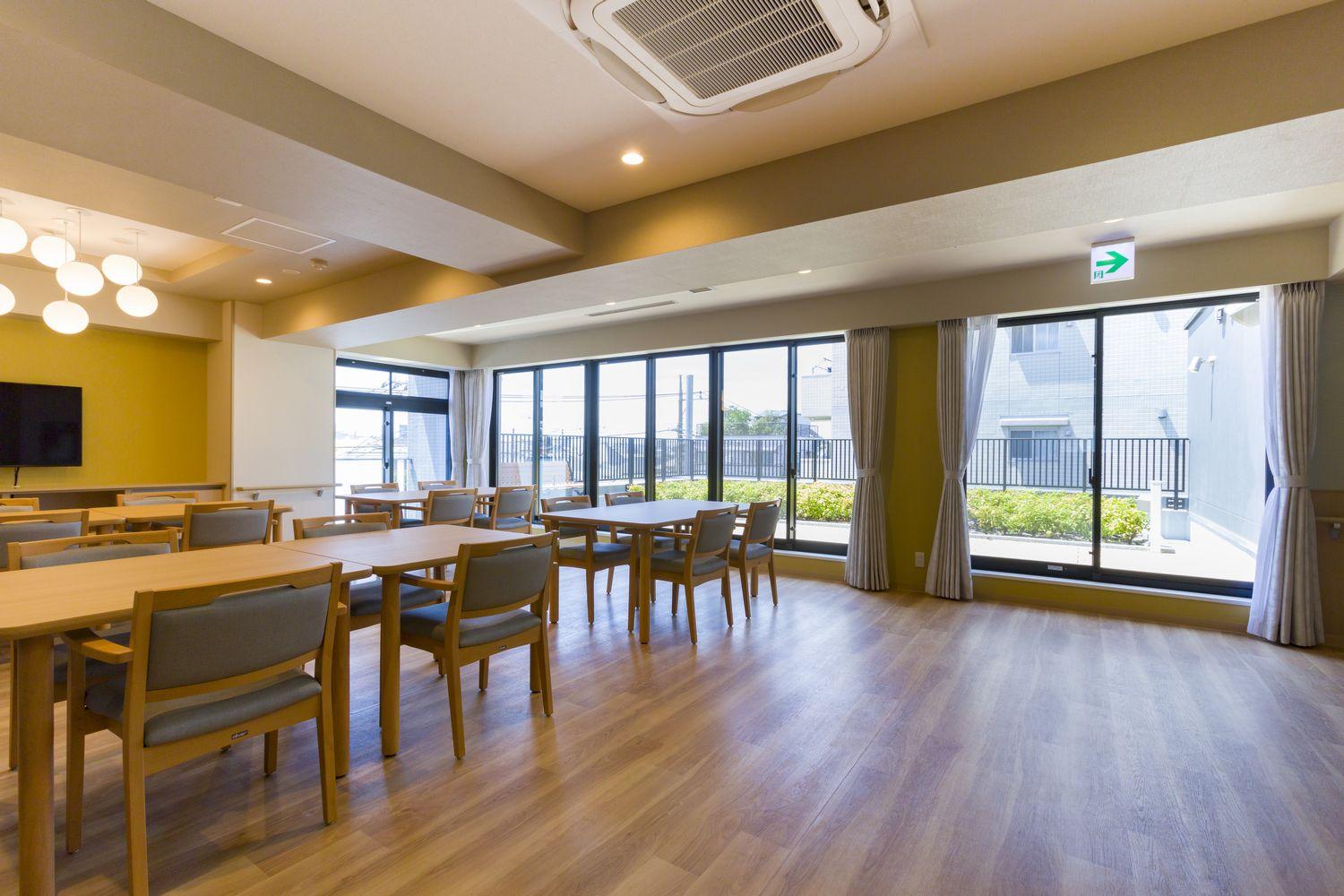 株式会社ケア21|プレザンメゾン 東帝塚山（有料老人ホーム）