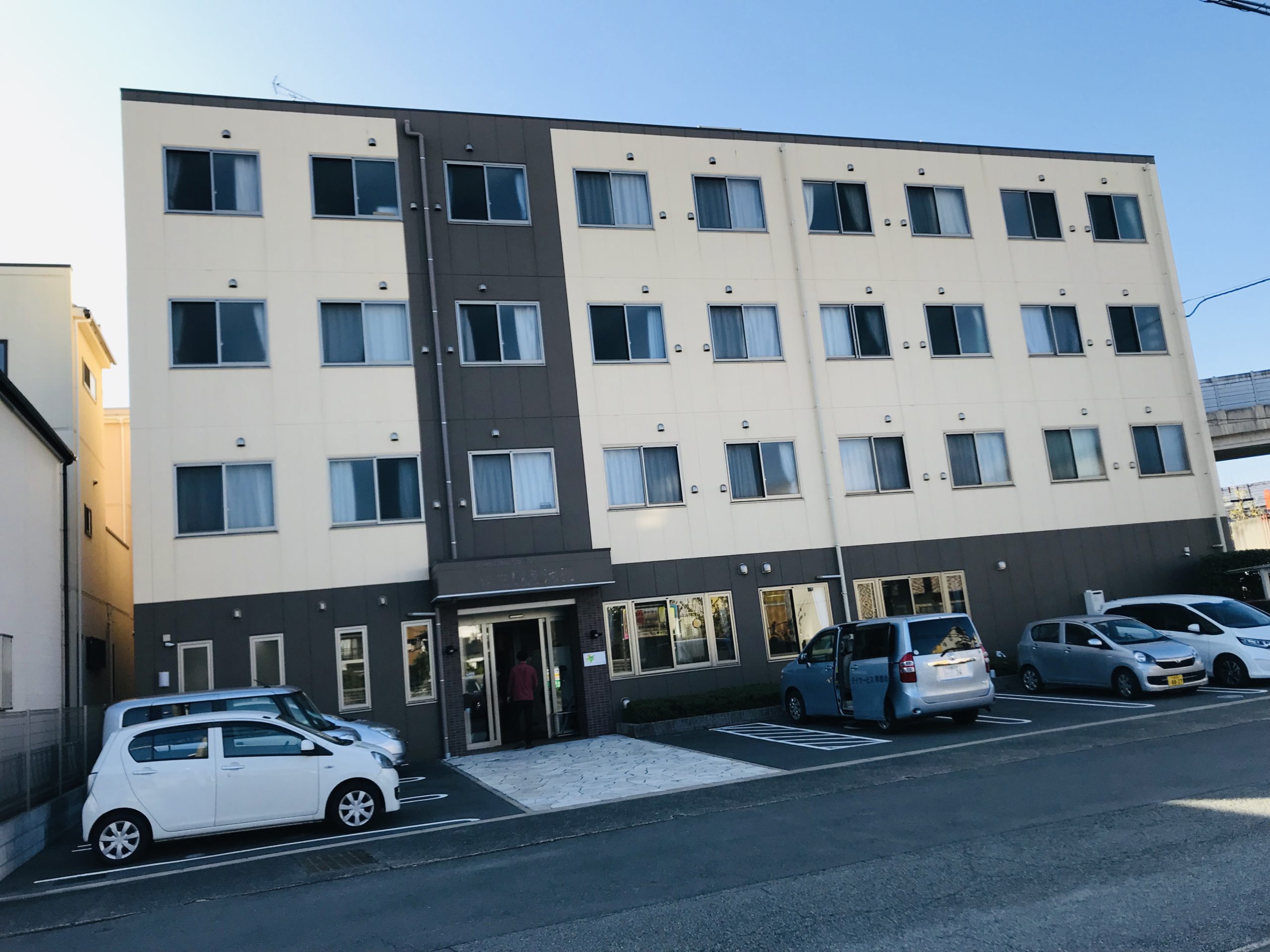 株式会社ライフケア・ビジョン|はっぴーらいふ池田