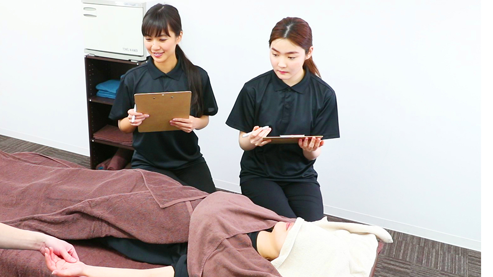 株式会社りらく|りらくる 箕面牧落店