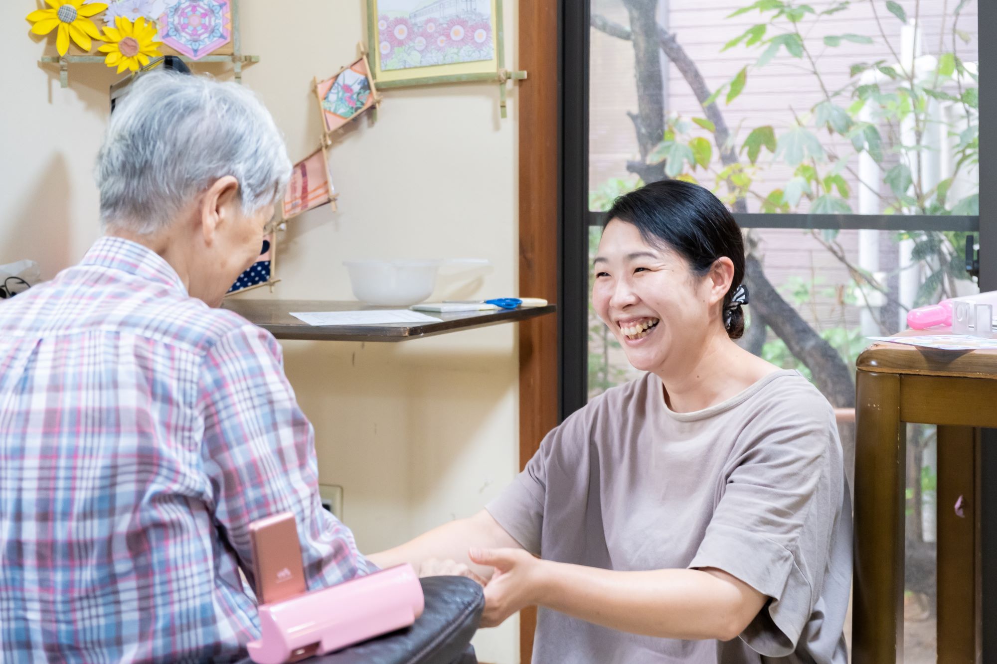 株式会社QOLサービス|看護小規模多機能型居宅介護　ありがとういいね