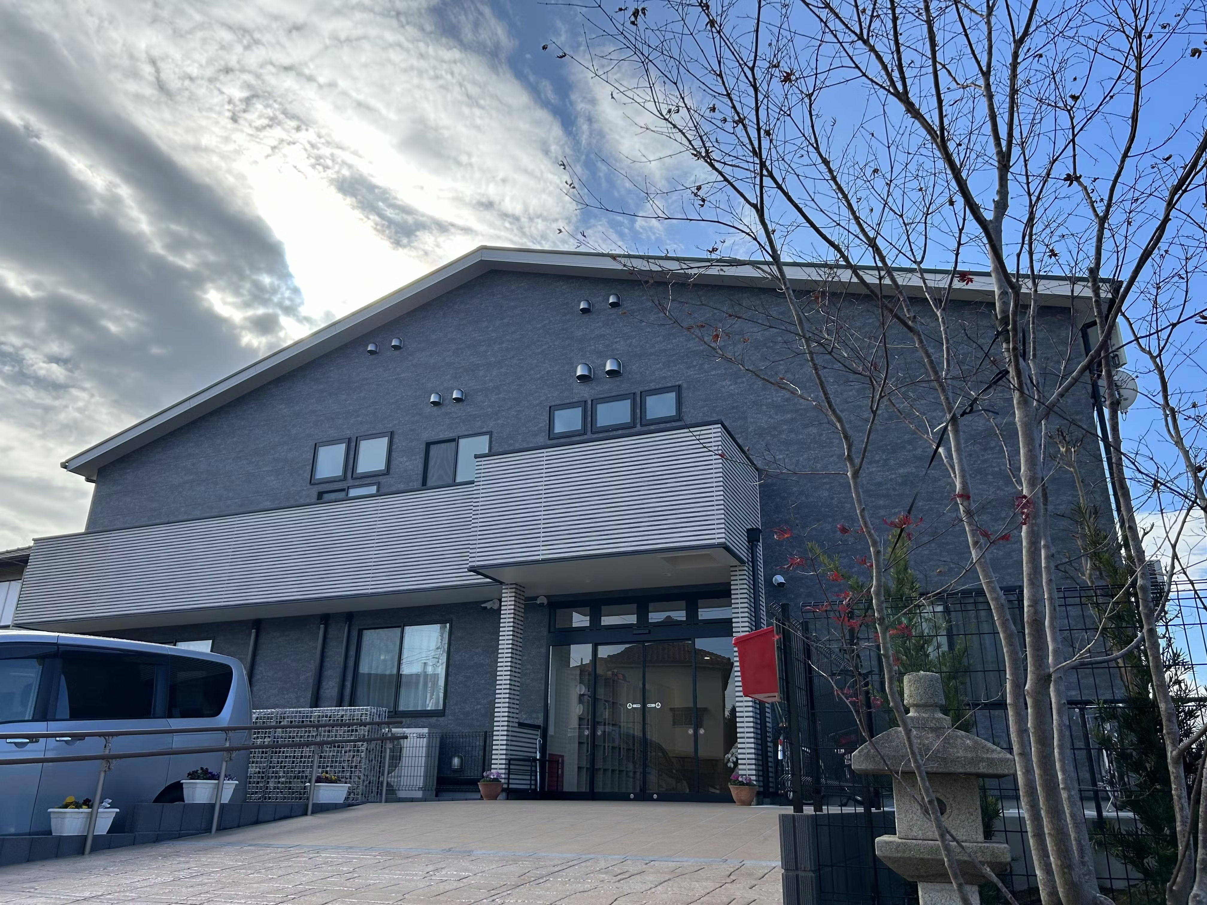 ピースフリーケアグループ／住宅型有料老人ホーム ２４かんご船橋