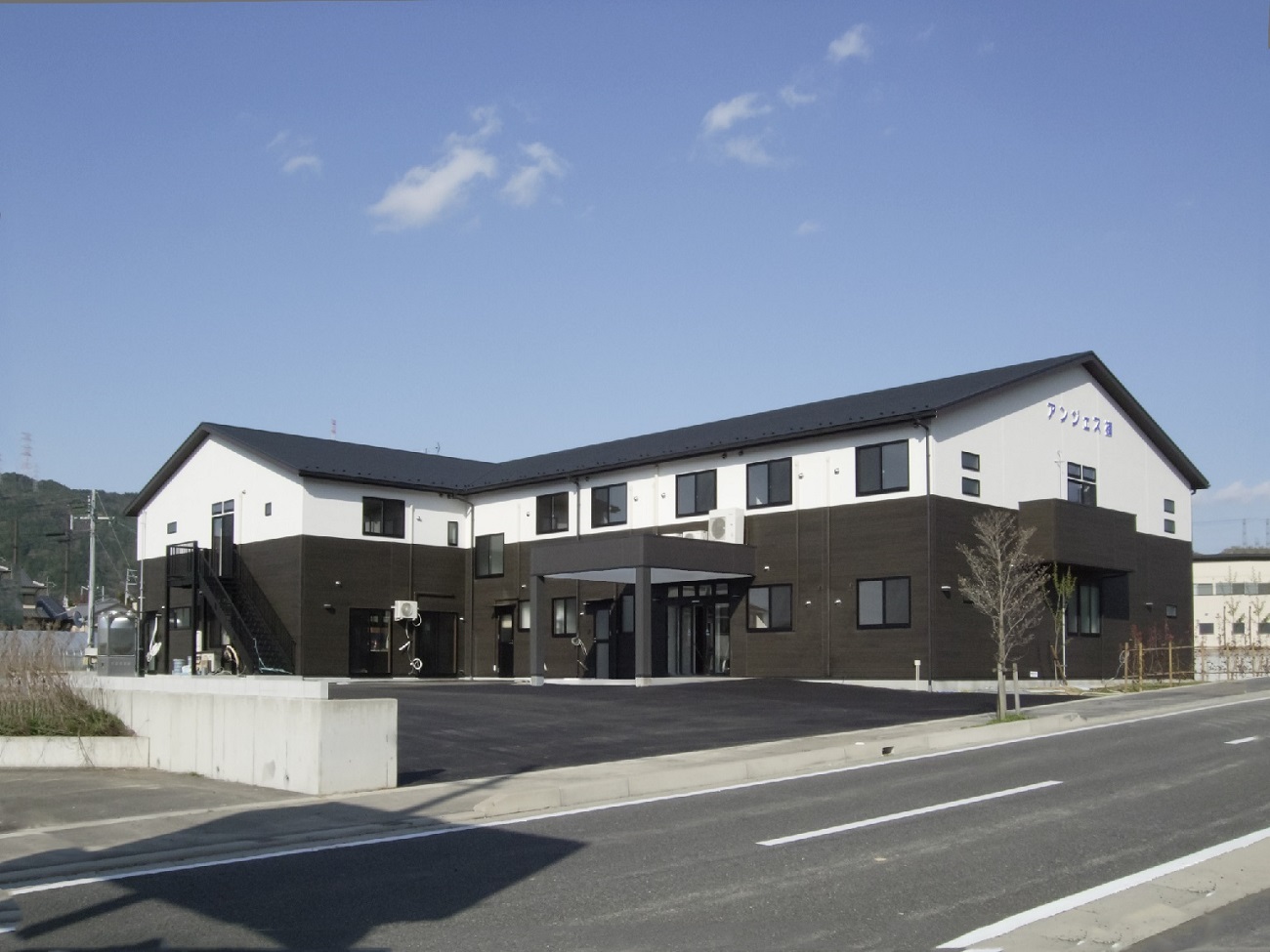 株式会社T.S.I／アンジェス篠