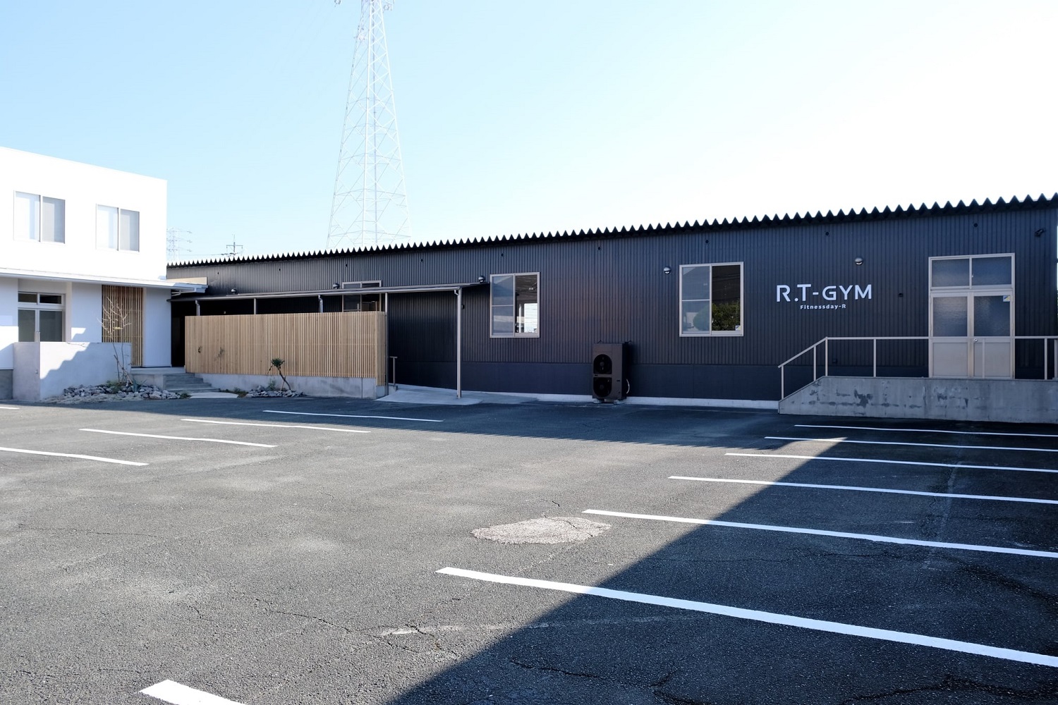 有限会社高良／Ｆｉｔｎｅｓｓｄａｙ－Ｒ