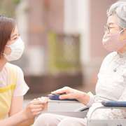 高齢者を孤立させないで！コロナ下での「通いの場」活用を厚労省がお願い【介護保険最新情報vol.1022】