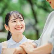 ＜速報＞2021年度、介護職の平均給与額は7,780円増加！処遇改善の方法の傾向は？