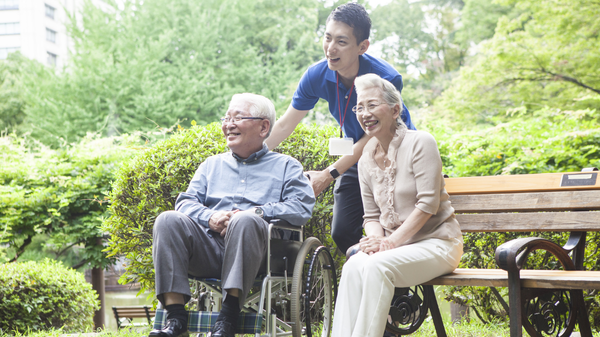 生活相談員ってどんな仕事？給料や仕事の魅力は？資格要件もチェック！