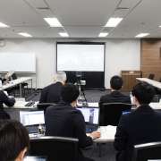 外国人の訪問介護を解禁　厚労省方針　初任者研修が前提　OJTやハラスメント対策も