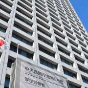 介護福祉士国試のパート合格、来年度から導入　3分割した科目ごとに合否を判定　厚労省案