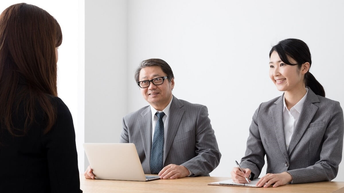 採用担当者に聞いた！介護の面接で落ちる人と受かる人の違いは？