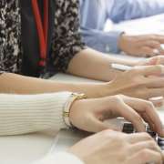 「加算対象外」見直しを 25万人の声集め、厚労省へ要望