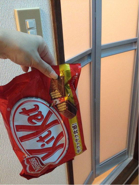 お母さんがお風呂から出てこないときなどは、大好きなお菓子を見せるというまりさん「よっしゃ出るよ～」といっぺんに機嫌が治るそう