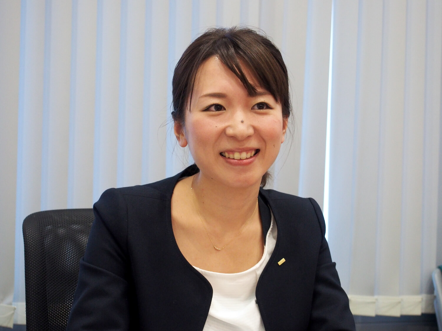 お話を伺った管理部人事課・小野京子さん。2013年に入社。全国の求人情報の管理などを担当したのち、管理部人事課で新卒採用、中途採用に携わる。研修も担当している。