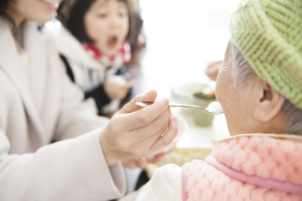 日本介護食品協議会　UDFに新規格：アイス・煎餅など対象