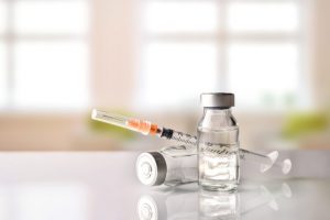 ワクチン接種者の死亡例を厚労省が発表。副反応は？安全性は？