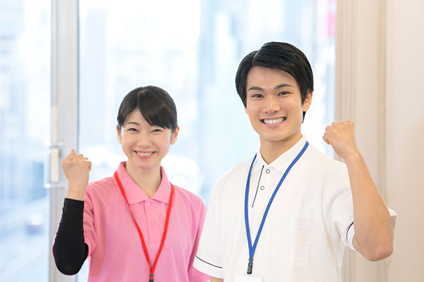 介護職員の新たな処遇改善　来年2月から月9000円引上げ